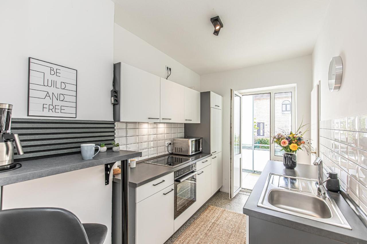 Fewo1846 - Kommood - Zentral Gelegenes Studio-Apartment Mit Balkon Im Hochparterre Flensburg Dış mekan fotoğraf